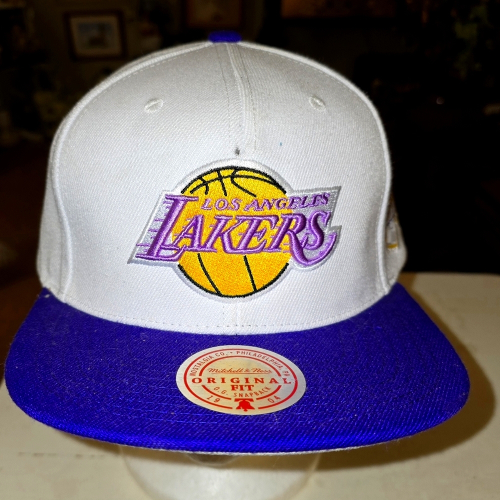 Los Angeles Lakers White and Purple Cap mitchell and ness